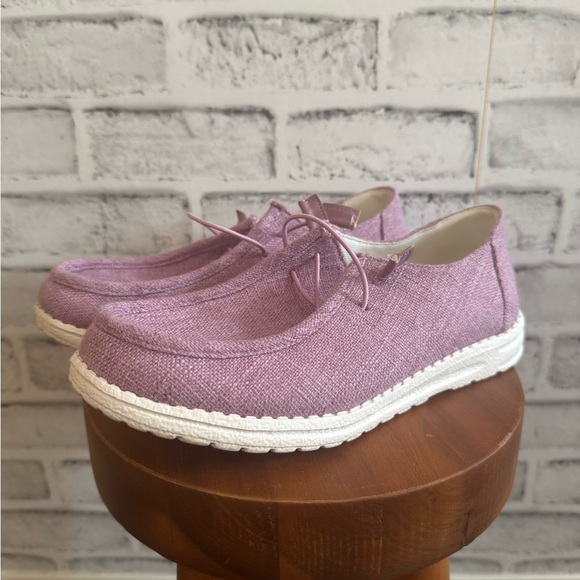 Women’s purple with white slip on sneaker loafers lightweight Size 7 - Picture 1 of 5
